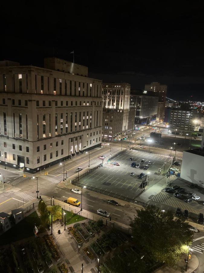 "Arrons Place" At The Griswold Detroit Exterior photo